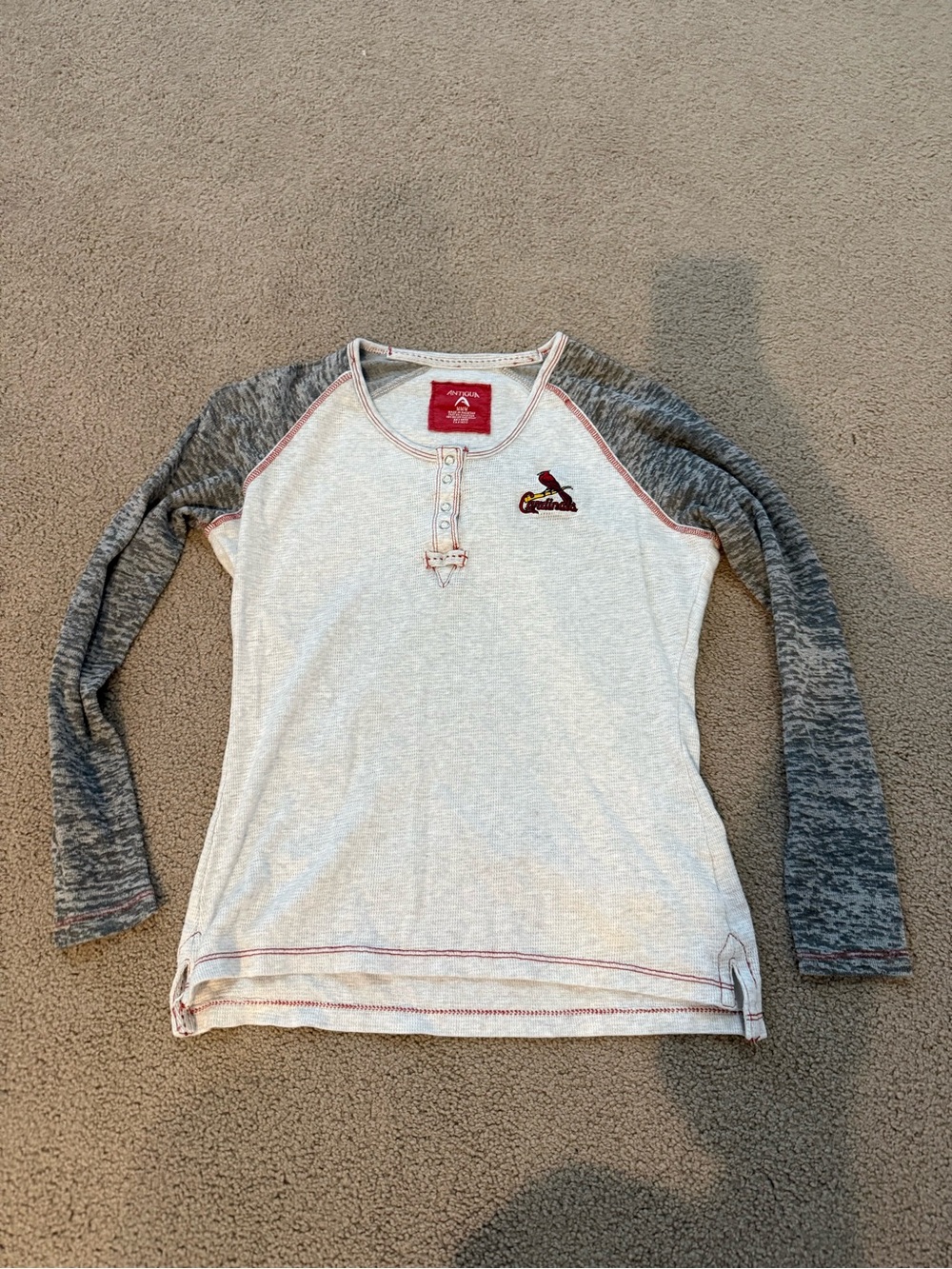 Vintage Antigua St. Louis Cardinals Raglan Henley Long Sleeve Top - Gray/White